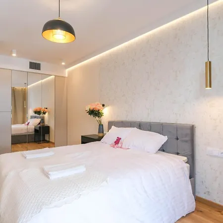 Apartmán Luxury Free Parking - By Hosty